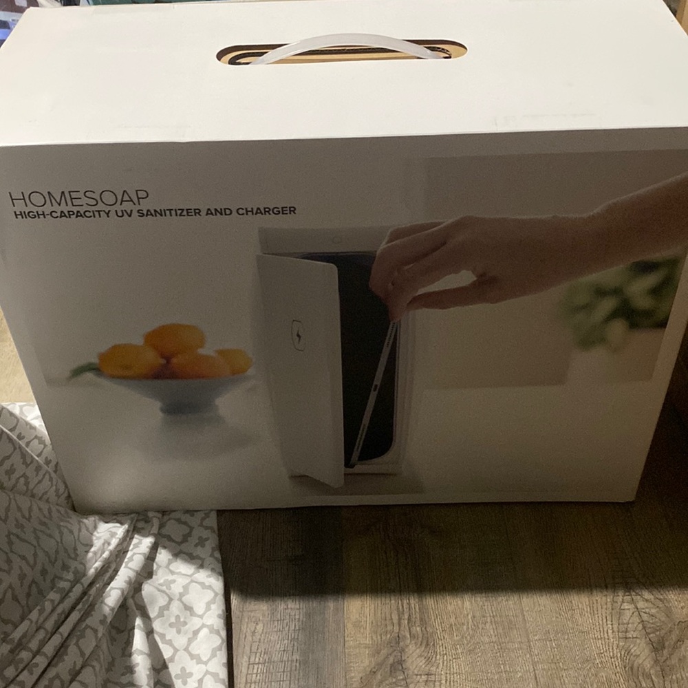 Homesoap High-Capacity UV Sanitizer And Charger